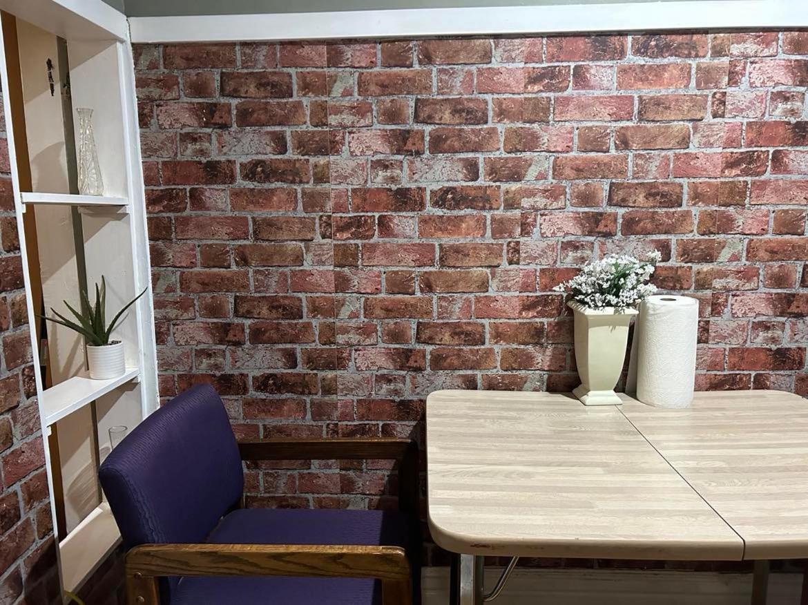 Maryland Homestay In Winnpeg Downtown Winnipeg Room photo