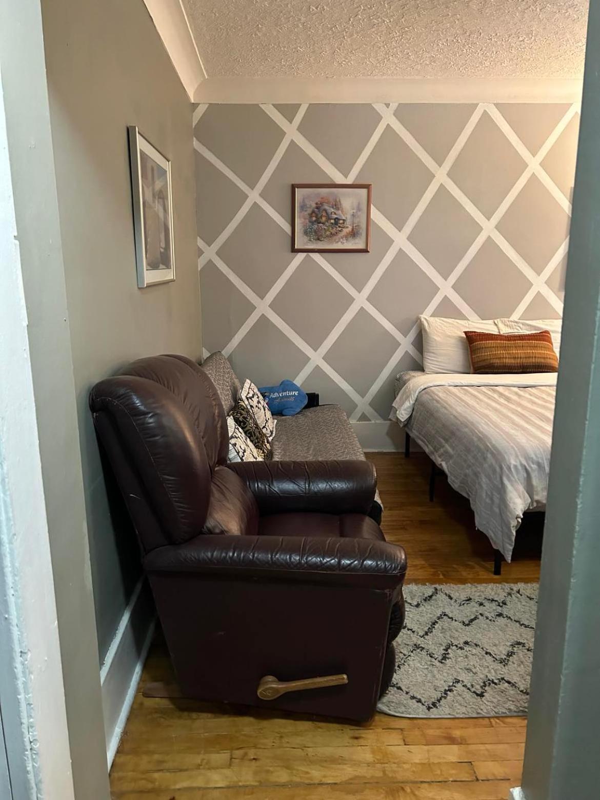 Maryland Homestay In Winnpeg Downtown Winnipeg Room photo