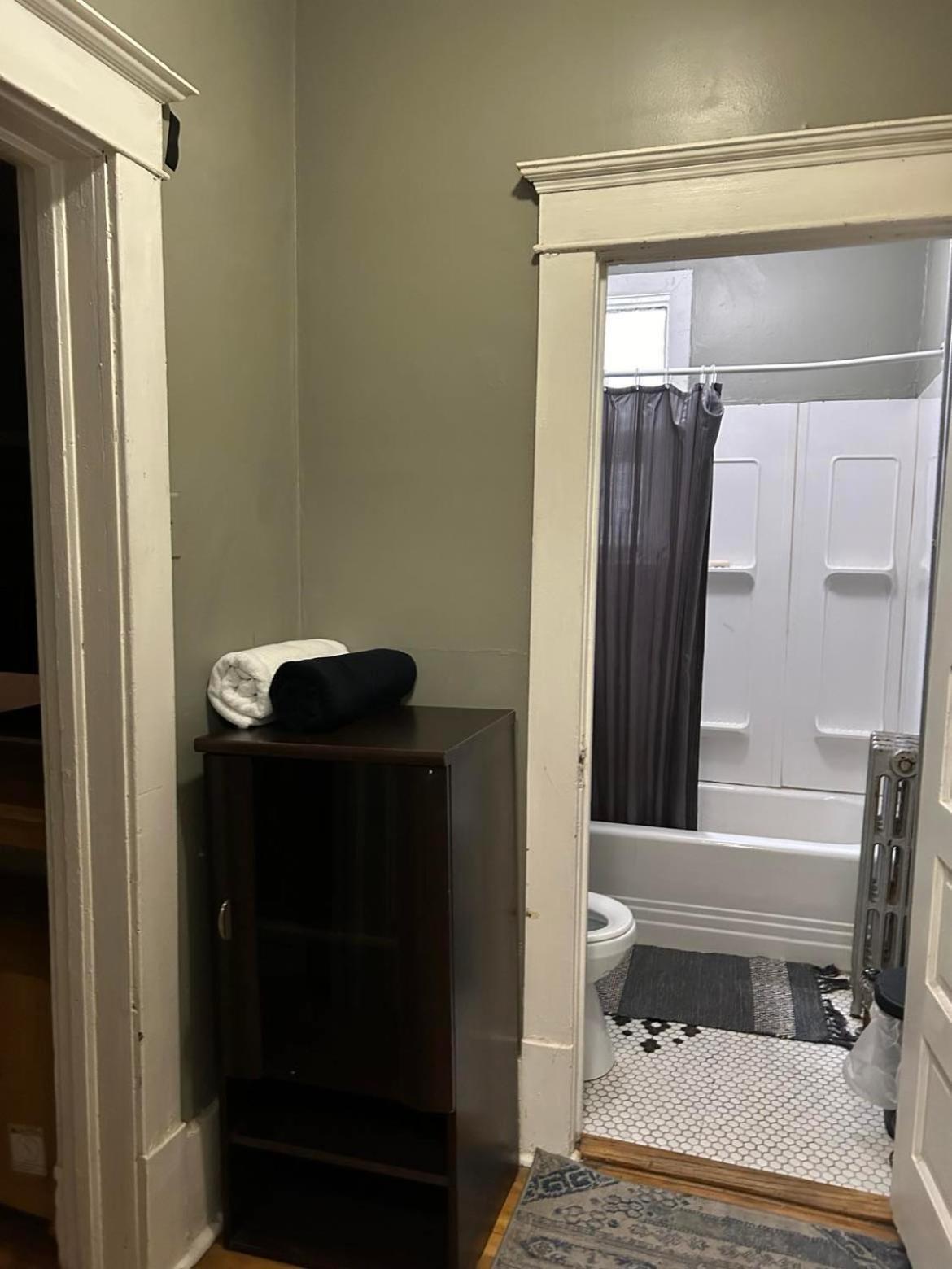 Maryland Homestay In Winnpeg Downtown Winnipeg Room photo